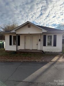 481 Lincoln Street