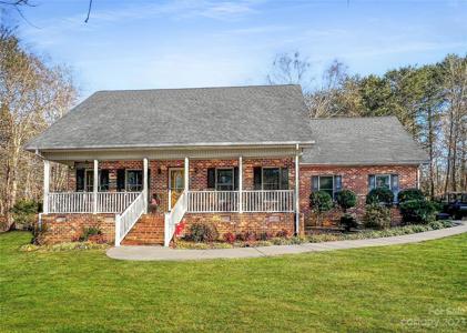 109 Middle Oaks Drive
