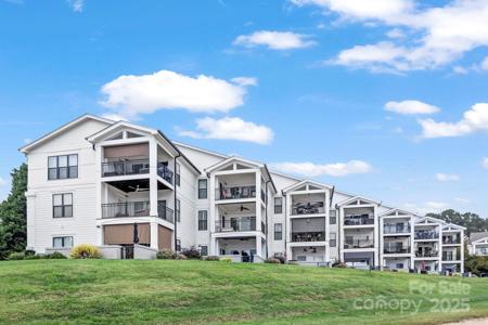 17811 Half Moon Lane