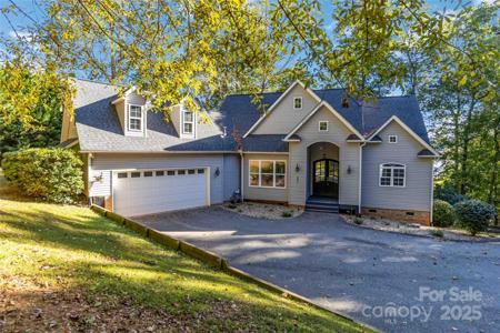 2817 Lakefront Drive