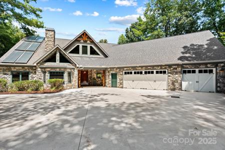 16 Royal Vista Way