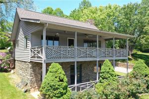 355 Lakeshore
