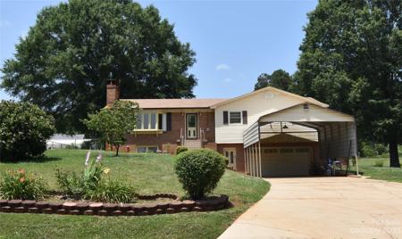 123 Brook Hollow
