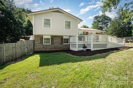 512 Paradise Circle