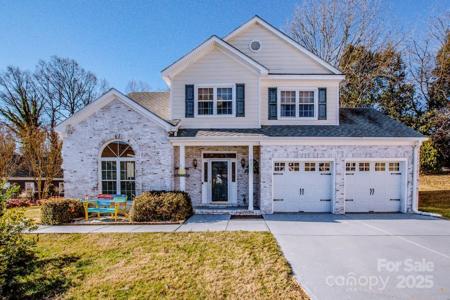125 Lakewood Circle Drive