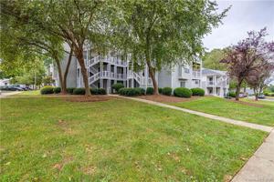 28 Hamiltons Harbor Court
