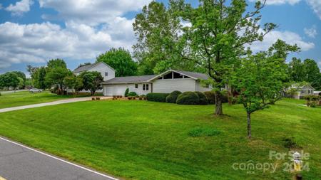 3635 9th Street Drive NE