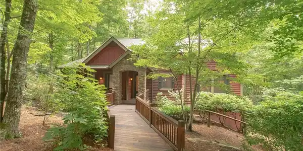206 Woodland Court