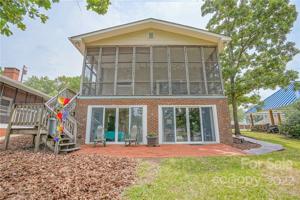 1505 Berry Hill