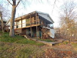 618 Shoreline Road 