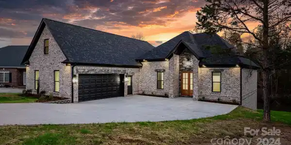 44 Linkside Lane