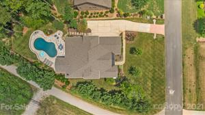 709 Fawns Glen