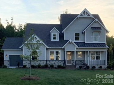 1002 Kingbird Lane