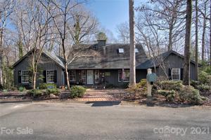 6 Wood Hollow Road