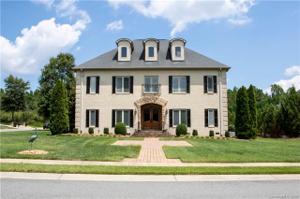 728 Mountain Laurel Way