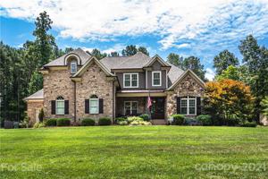 2736 Lakefront