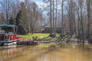 5270 Bay Road