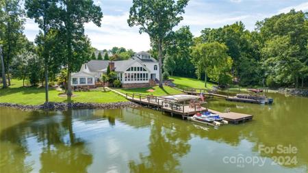 1556 Bayberry Place