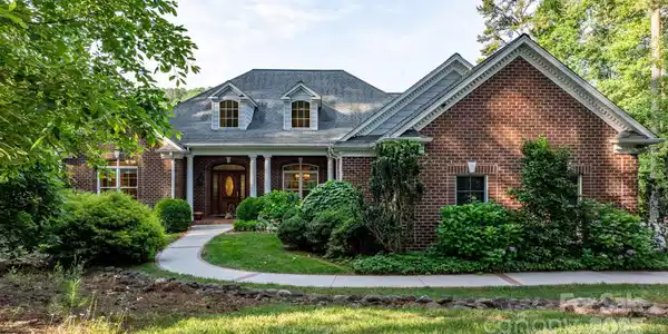 5487 Back Shore Drive