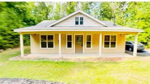 369 Pinecrest