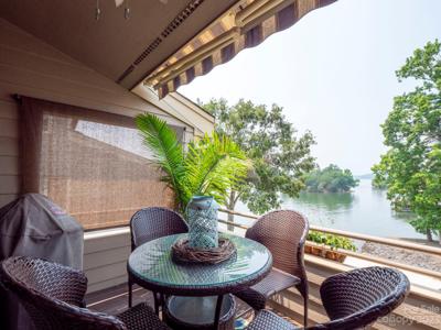 14527 Waterside
