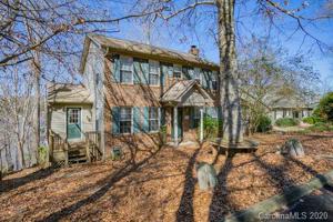 324 Fairfield Court