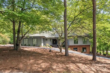 23 Holly Berry Woods