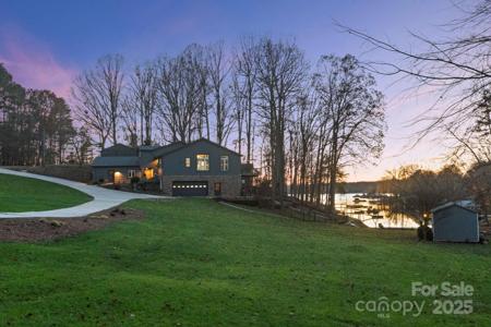 466 Lakeview Shores Loop