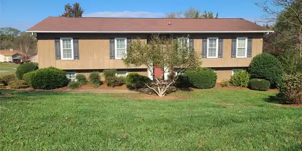 3626 10th Street Drive NE