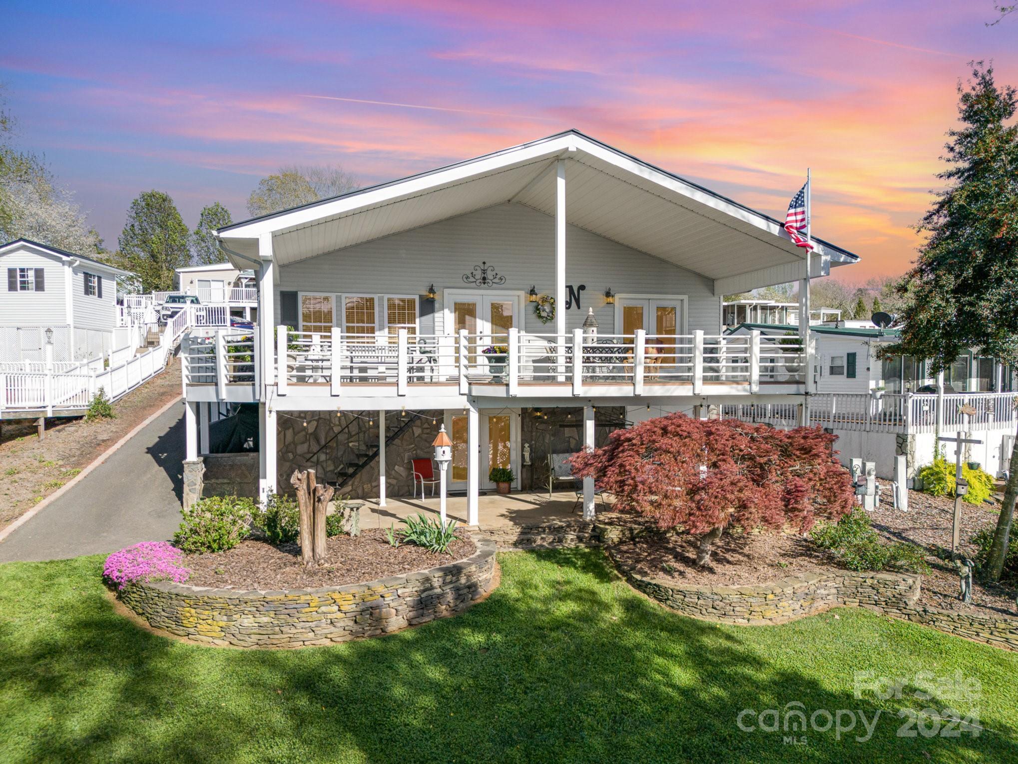 125 Badin Lake Circle, New London, NC lhrmls02109896