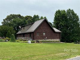 725 Pine Tree
