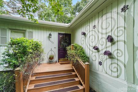 4002 Windward