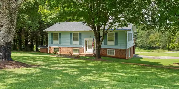 4745 16th Street Drive NE