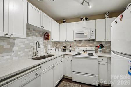 37 Hamiltons Harbor Drive