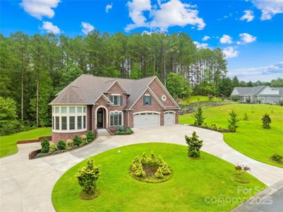 4 Royal Vista Way