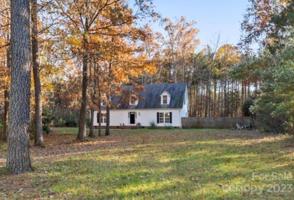 5269 Waterlynn