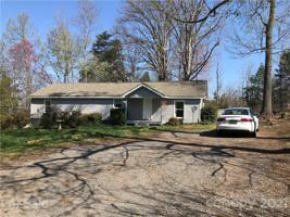 4576 Charlotte