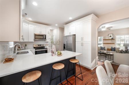 8635 Common Oak Lane