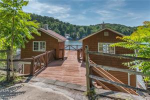 1660 W Lakeshore Drive