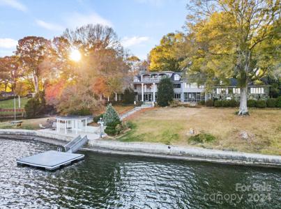 1465 River Hills Court