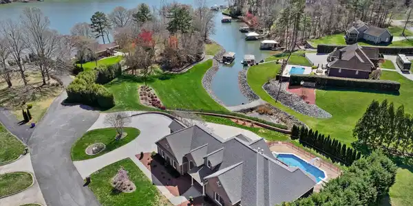 5809 Selkirk Drive