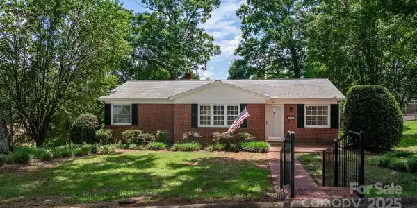 43 Forest Avenue