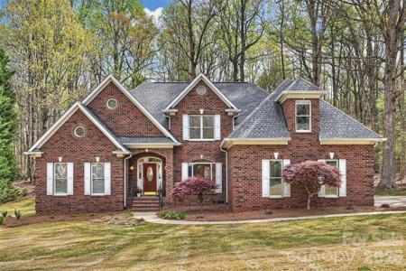 144 Pin Oak Lane