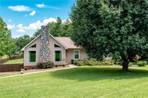 4 Deerfield Acres Drive