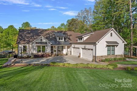 327 Kenway Loop
