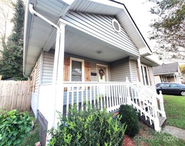 331 Mayflower Avenue