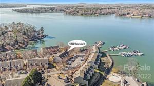 14522 Waterside