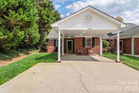 19960 Oak Leaf Circle
