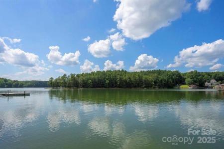 120 Saxton Trail