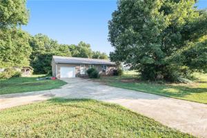 1620 Leonard